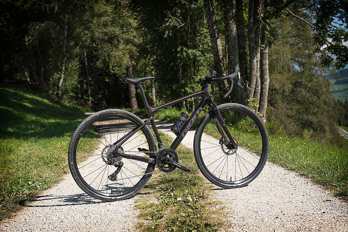 Test Giant Revolt Advanced 2 2021 gravelbike Velozine