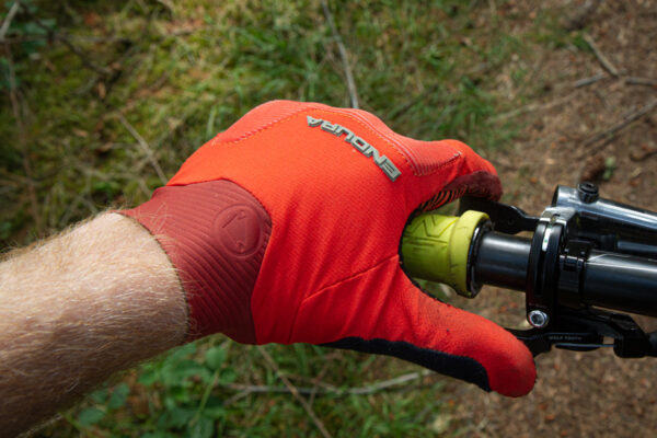 endura_mt500_d3o_glove_thumb